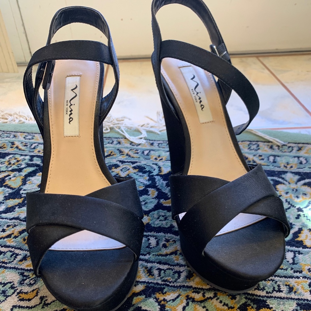Nina Jinjer COMFORTABLE Black Wedges